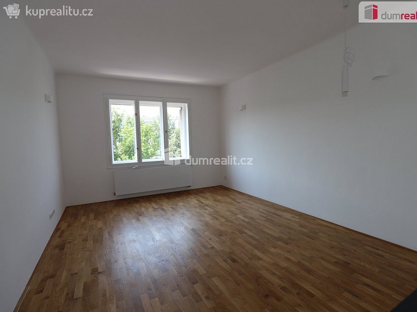 Pronájem bytu 2+kk 57 m^2 Vodárenská, Praha 4 