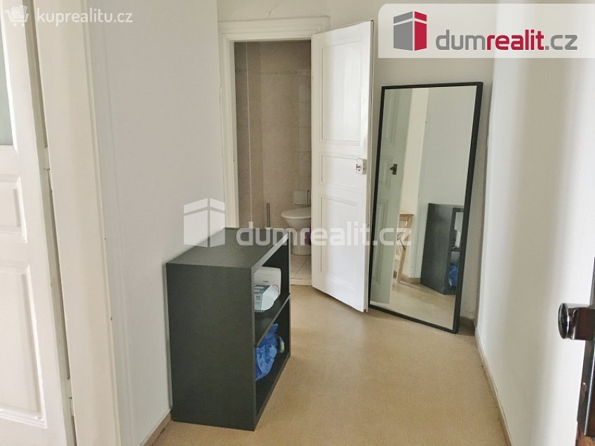 Pronájem bytu 1+1 41 m^2 Vinohradská, Praha 2 