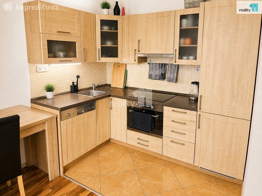 Pronájem bytu 2+kk 52 m^2 Černochova, Praha 5 