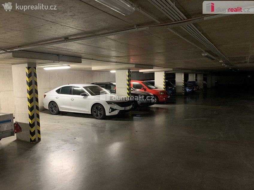 Pronájem bytu 3+kk 81 m^2 Kestřanská, Praha 12 