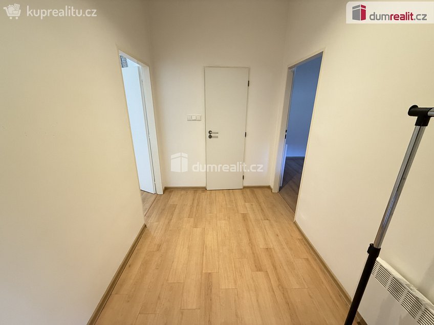 Pronájem bytu 2+kk 46 m^2 Drtinova, Praha 5 