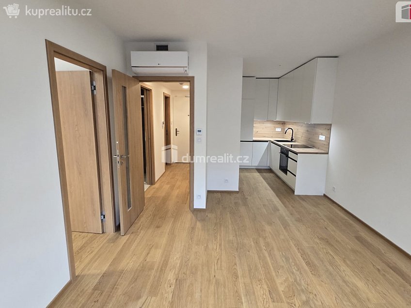 Pronájem bytu 2+kk 52 m^2 Šrámkové, Praha 3 