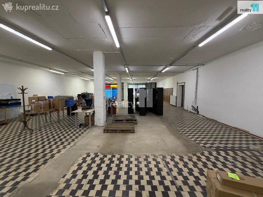Pronájem  obchodních prostor 360 m^2 Okružní, Česká Lípa 