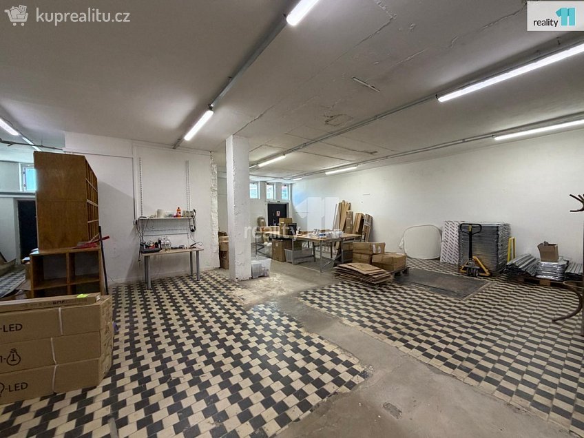 Pronájem  obchodních prostor 360 m^2 Okružní, Česká Lípa 
