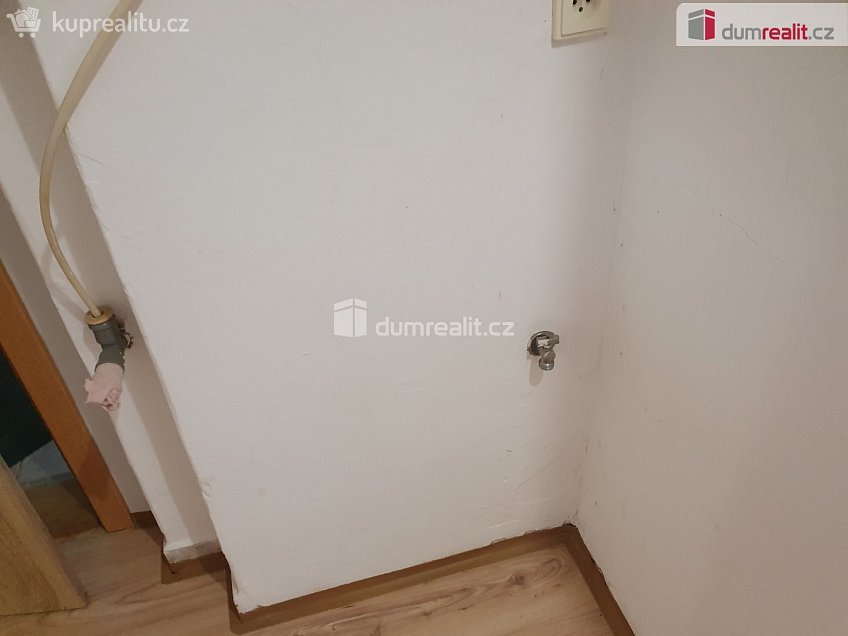Pronájem bytu 1+1 32 m^2 Březová, Děčín 