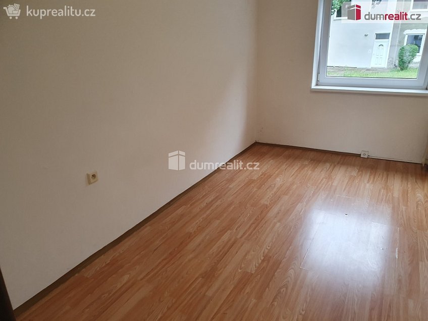 Pronájem bytu 1+1 32 m^2 Březová, Děčín 