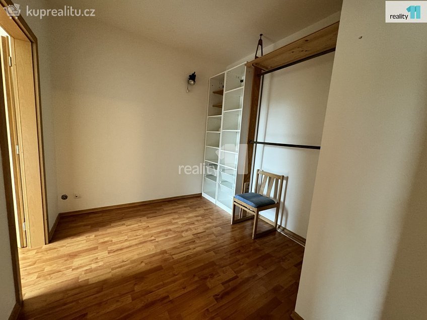 Pronájem bytu 2+kk 45 m^2 Wiesenthalova, Praha-Řeporyje 