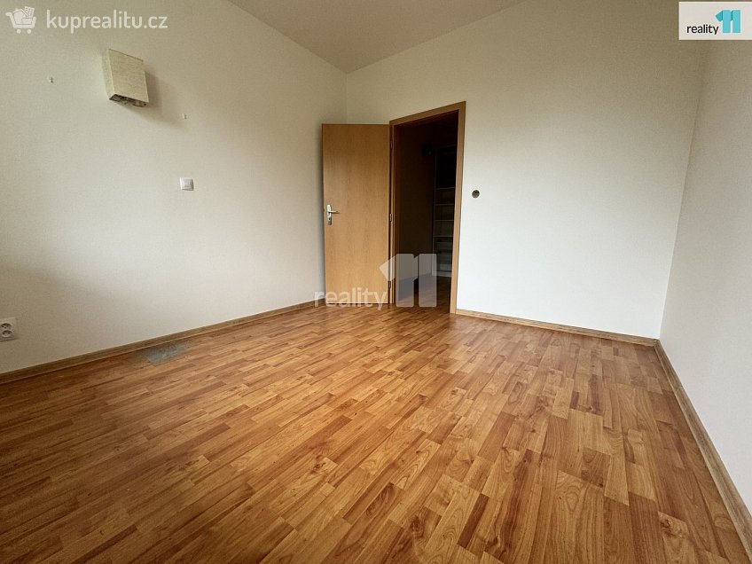 Pronájem bytu 2+kk 45 m^2 Wiesenthalova, Praha-Řeporyje 