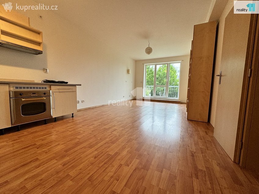 Pronájem bytu 2+kk 45 m^2 Wiesenthalova, Praha-Řeporyje 