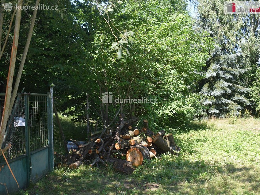Prodej  stavebního pozemku 909 m^2 Loukovec, Loukovec 