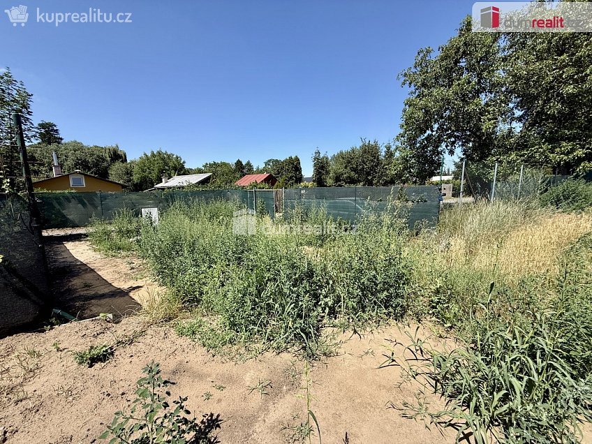 Prodej  zahrady 184 m^2 V Cihelnách, Veltrusy 
