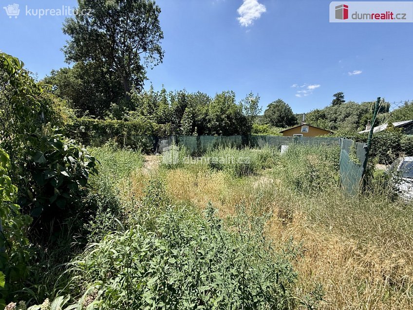 Prodej  zahrady 184 m^2 V Cihelnách, Veltrusy 