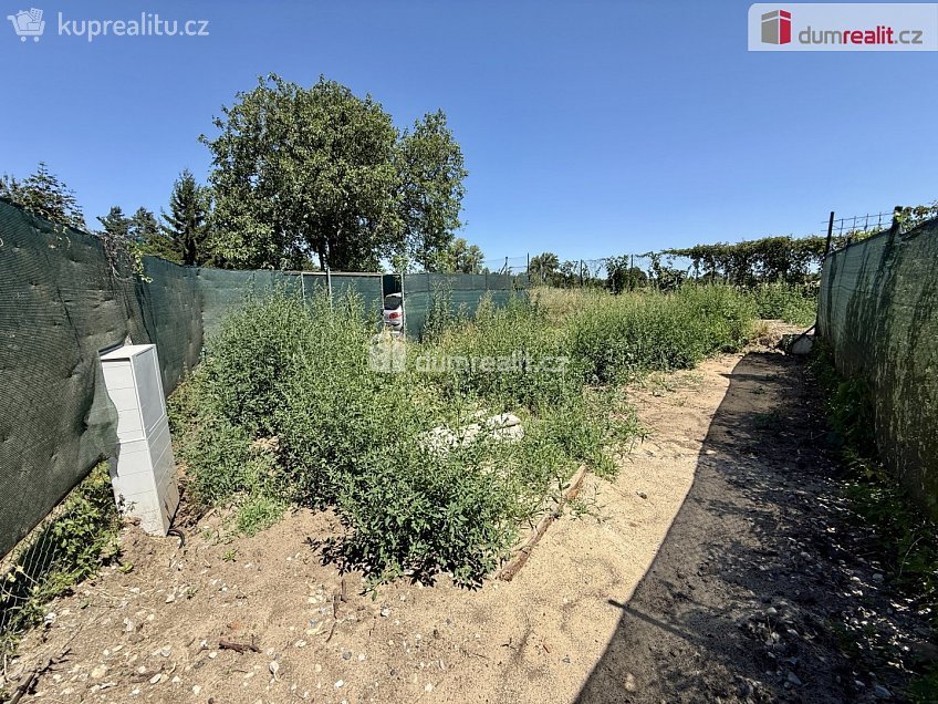 Prodej  zahrady 184 m^2 V Cihelnách, Veltrusy 