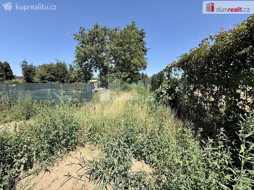 Prodej  zahrady 184 m^2 V Cihelnách, Veltrusy 