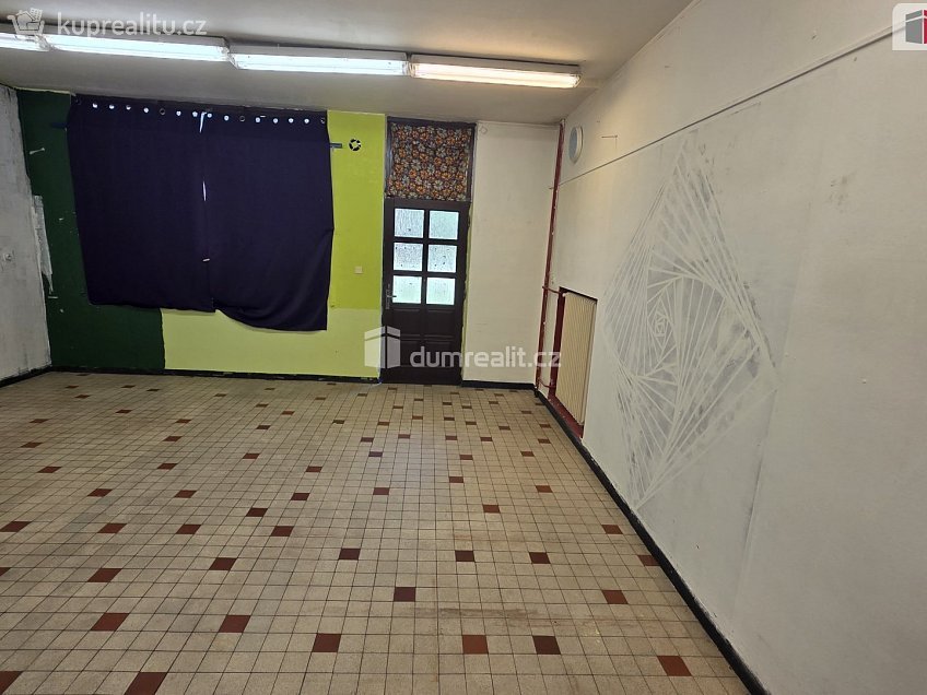 Pronájem  obchodních prostor 55 m^2 1. máje, Frýdek-Místek 