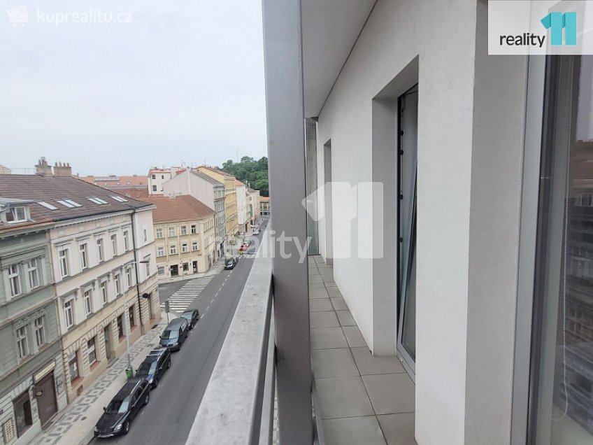 Pronájem bytu 2+kk 66 m^2 Prokopova, Praha 3 