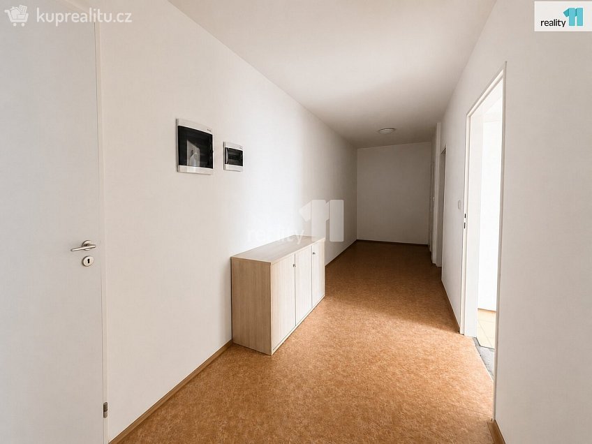 Pronájem bytu 2+1 54 m^2 Dukelská třída, Brno 