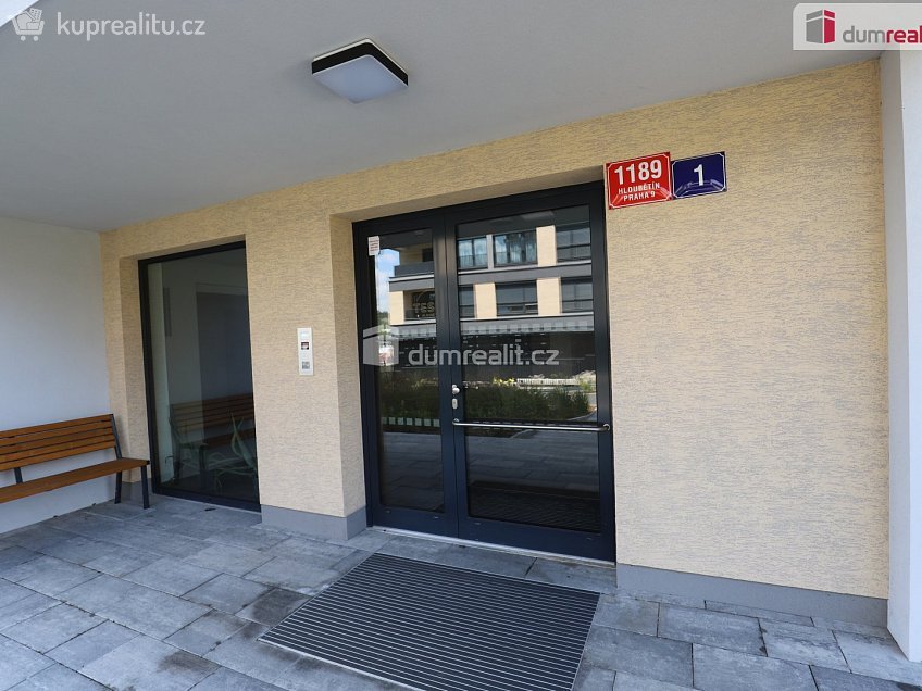 Prodej bytu 1+kk 38 m^2 Domalípova, Praha 9 