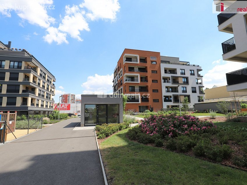 Prodej bytu 1+kk 38 m^2 Domalípova, Praha 9 