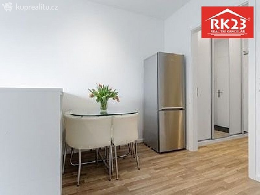 Pronájem bytu 1+kk 24 m^2 Novovysočanská 2509, Praha 