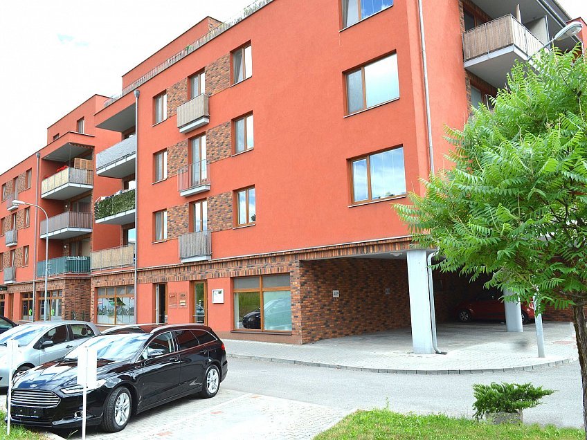 Pronájem bytu 1+1 35 m^2 U Leskavy, Brno 62500