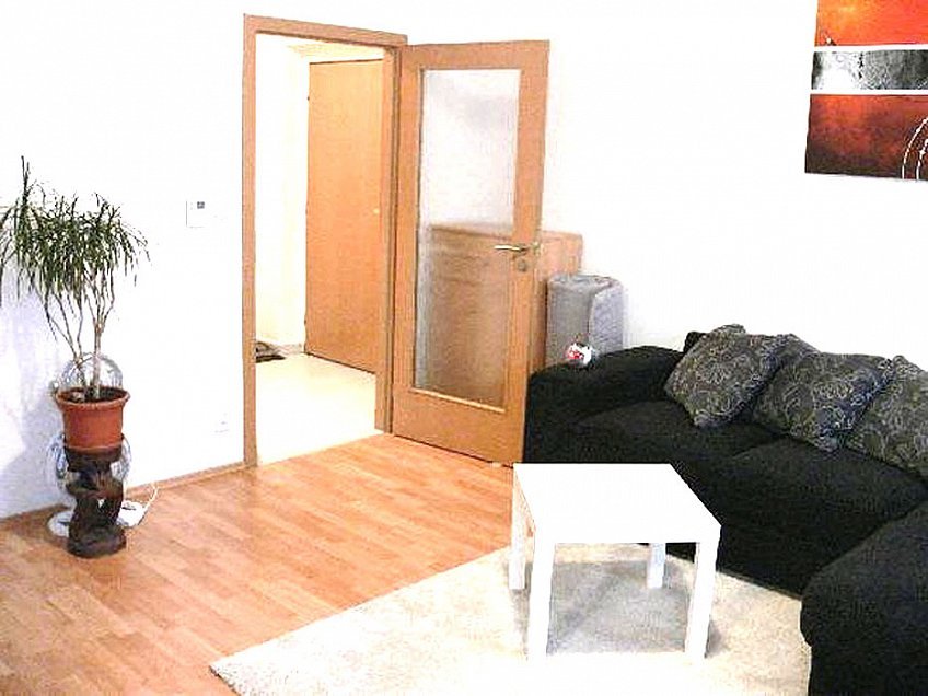 Pronájem bytu 1+1 35 m^2 U Leskavy, Brno 62500