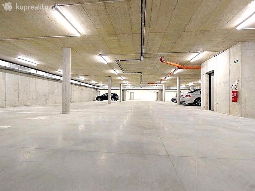 Pronájem  garážového stání 16 m^2 Zelnice II, Slavkov u Brna 68401