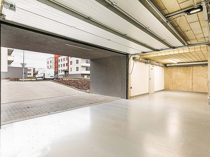 Pronájem  garážového stání 16 m^2 Zelnice II, Slavkov u Brna 68401