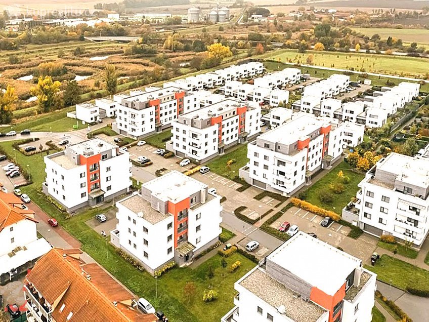 Pronájem  garážového stání 16 m^2 Zelnice II, Slavkov u Brna 68401