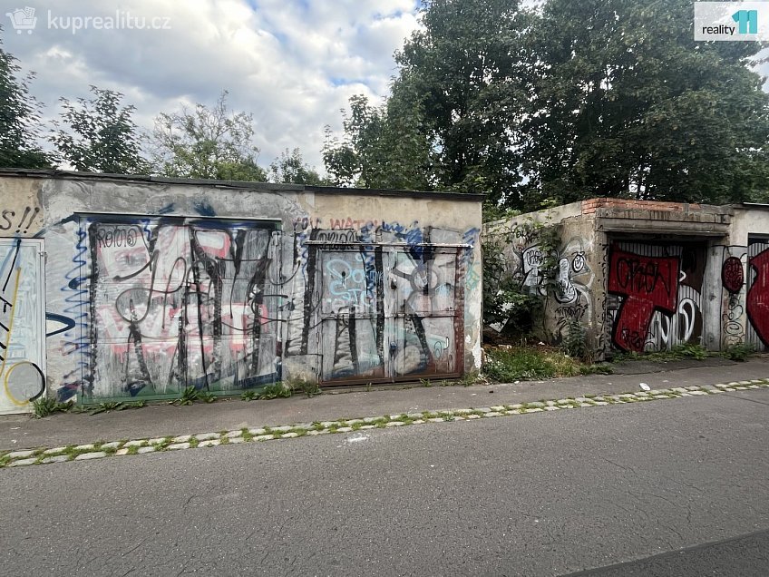 Prodej  garáže 17 m^2 Glinkova, Praha 6 