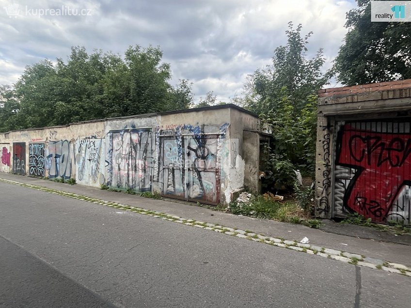 Prodej  garáže 17 m^2 Glinkova, Praha 6 