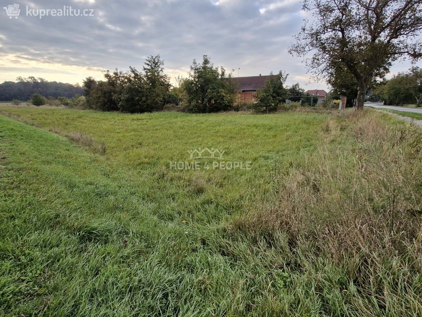 Prodej  stavebního pozemku 1600 m^2 Cvrčovice, Cvrčovice 