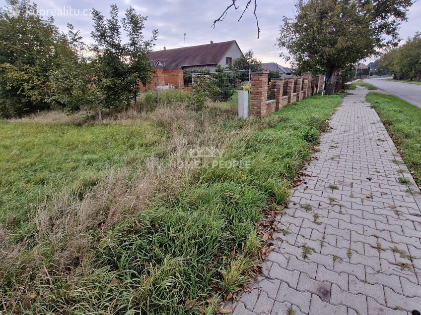 Prodej  stavebního pozemku 1600 m^2 Cvrčovice, Cvrčovice 