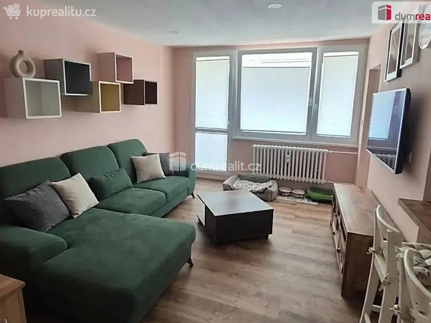 Pronájem bytu 4+kk 78 m^2 Pavlíkova, Praha 12 