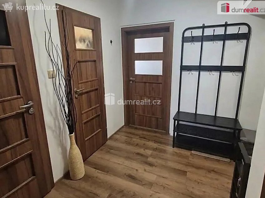 Pronájem bytu 4+kk 78 m^2 Pavlíkova, Praha 12 