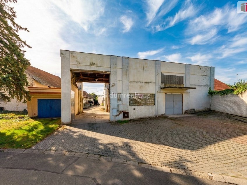 Pronájem  výrobních prostor 292 m^2 Zahradní, Podivín 