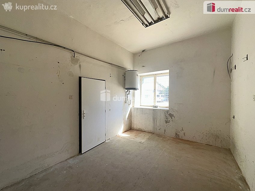 Pronájem  výrobních prostor 292 m^2 Zahradní, Podivín 