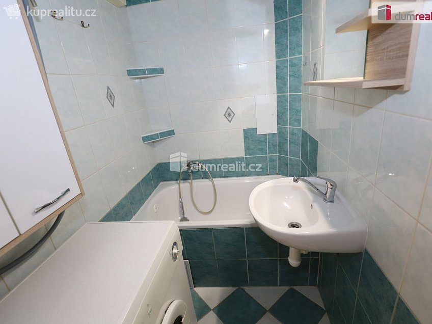 Pronájem bytu 2+kk 42 m^2 Ke Krči, Praha 4 
