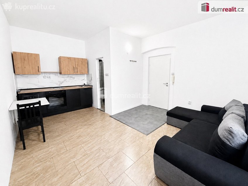Pronájem bytu 1+kk 21 m^2 Emy Destinové, Ústí nad Labem 