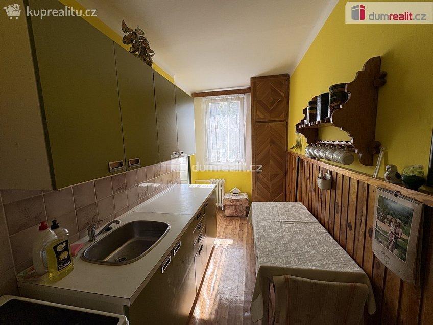 Prodej bytu 3+1 65 m^2 Zahradní, Strakonice 
