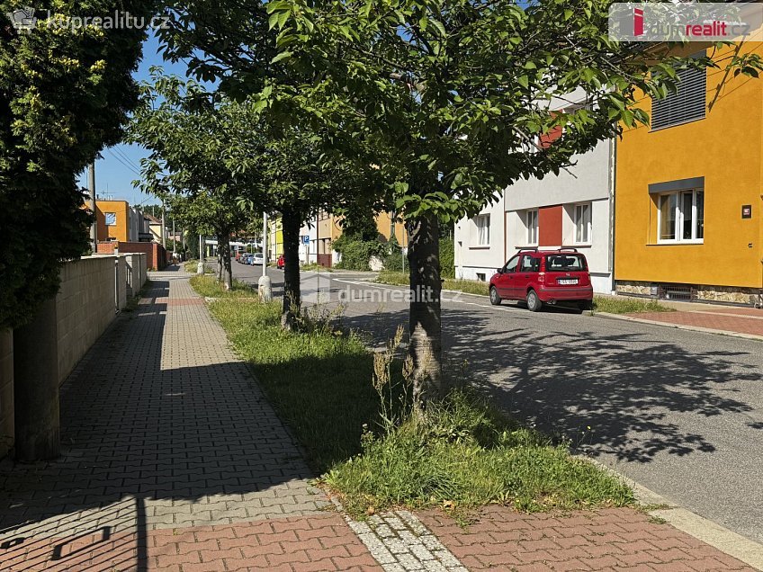 Pronájem  vily 290 m^2 Na Okrouhlíku, Pardubice 