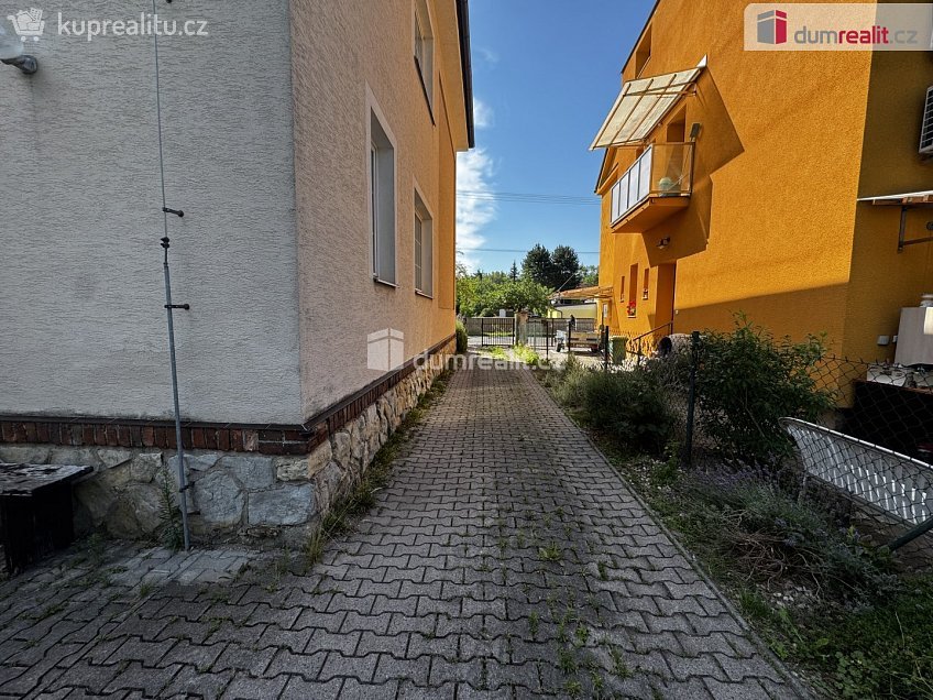 Pronájem  vily 290 m^2 Na Okrouhlíku, Pardubice 
