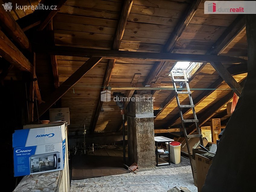 Pronájem  vily 290 m^2 Na Okrouhlíku, Pardubice 