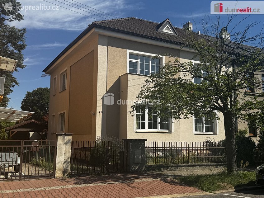 Pronájem  vily 290 m^2 Na Okrouhlíku, Pardubice 