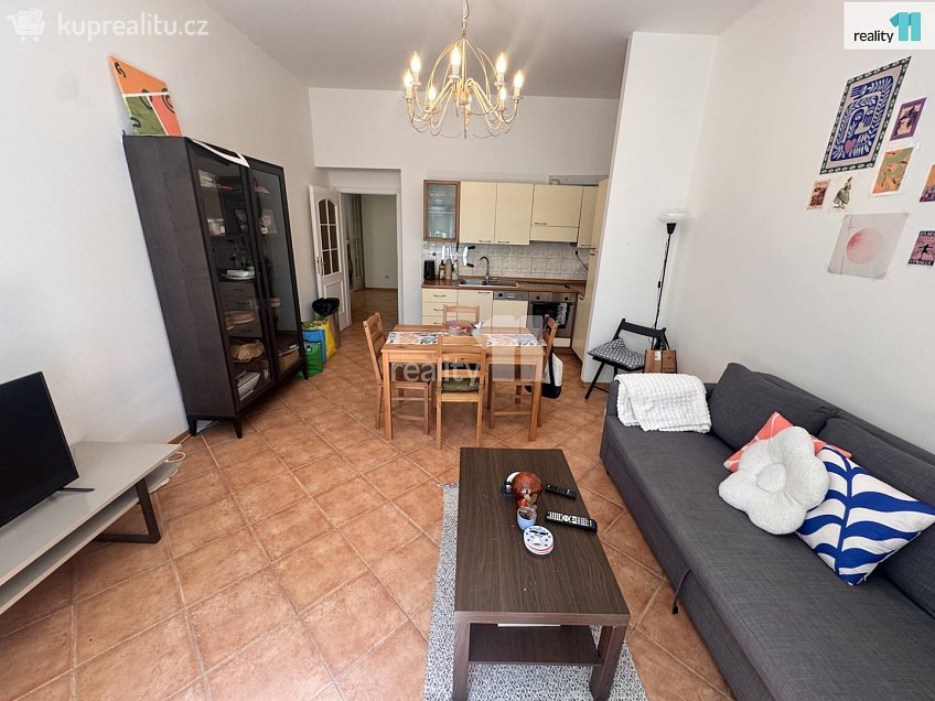 Pronájem bytu 3+kk 83 m^2 Křižíkova, Praha 8 