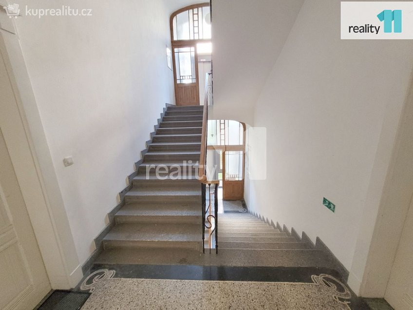 Pronájem bytu 3+kk 82 m^2 Křižíkova, Praha 8 
