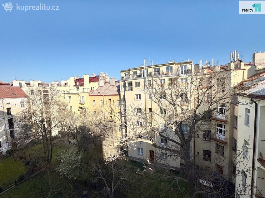 Pronájem bytu 3+kk 82 m^2 Křižíkova, Praha 8 