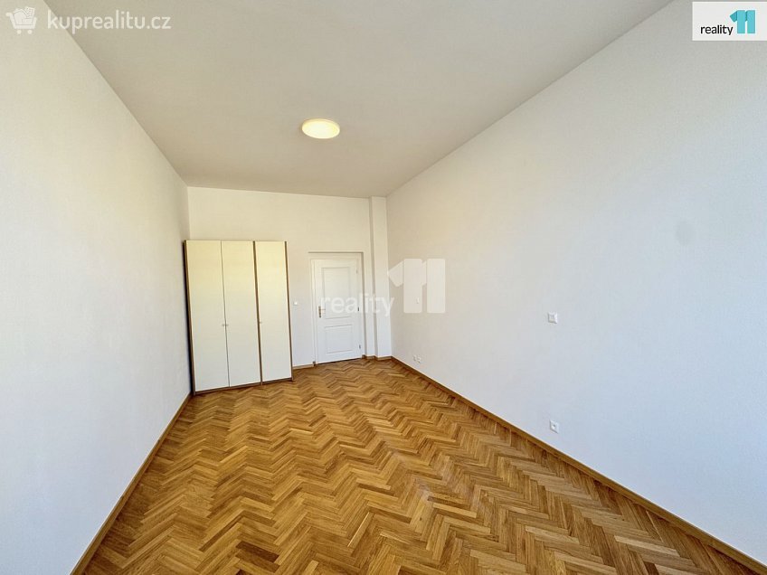 Pronájem bytu 3+kk 82 m^2 Křižíkova, Praha 8 