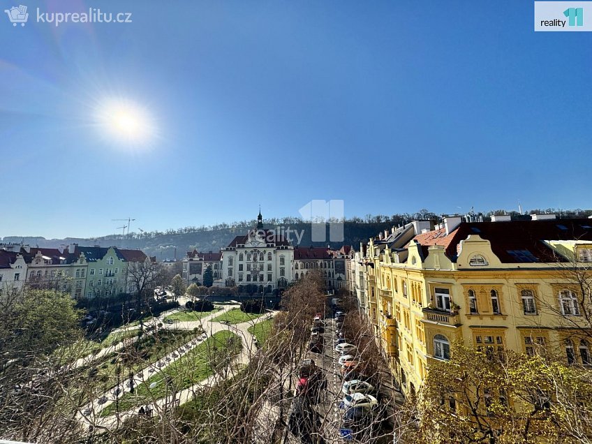 Pronájem bytu 3+kk 82 m^2 Křižíkova, Praha 8 