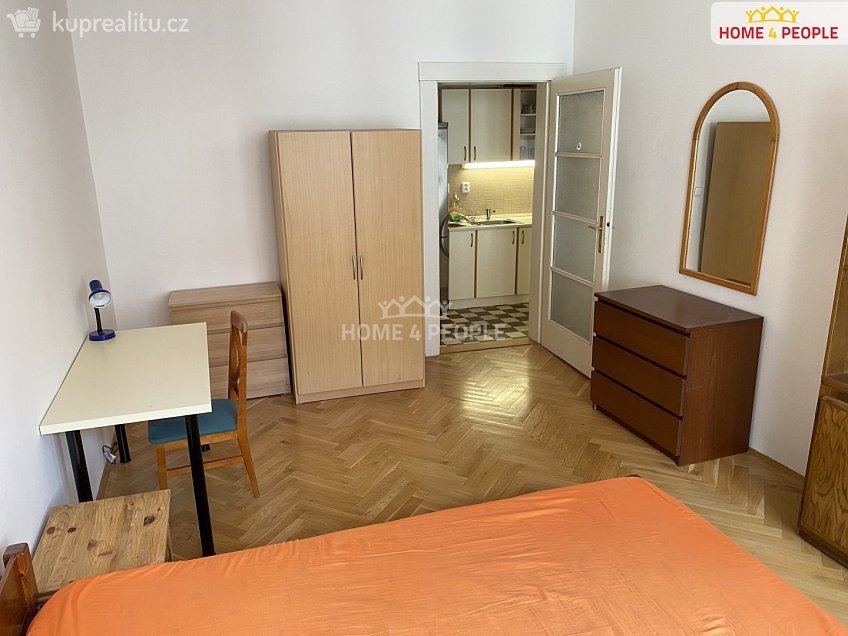 Pronájem bytu 2+1 52 m^2 Biskupcova, Praha 3 